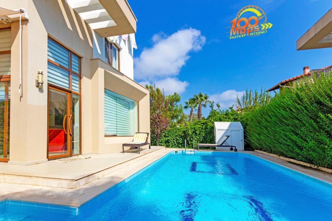 Paradise Town Elite 100 Mbps Free Wifi Willa *